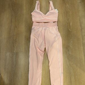 Alo Yoga Airbrush Gym Set pink